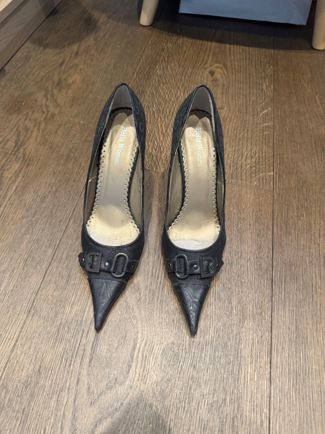 Kitten heels