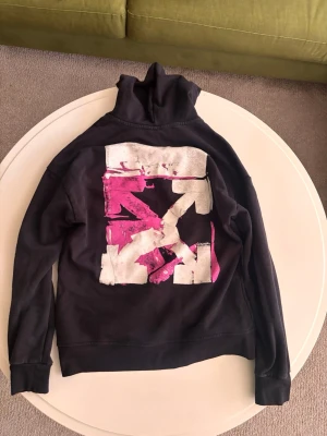 off white hoodie  - nice off white hoodie storlek M men skulle säga att den passar S lite bättre