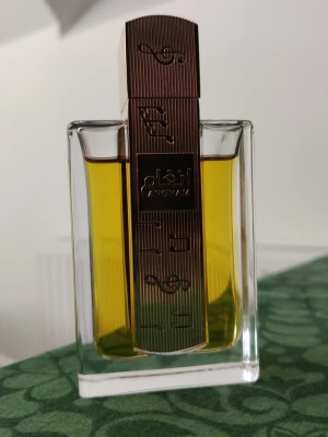 Lattafa Angham - Lattafa Angham, ca 90ml kvar av 100. Öppen för byten inom samma prisklass 175-250:-
