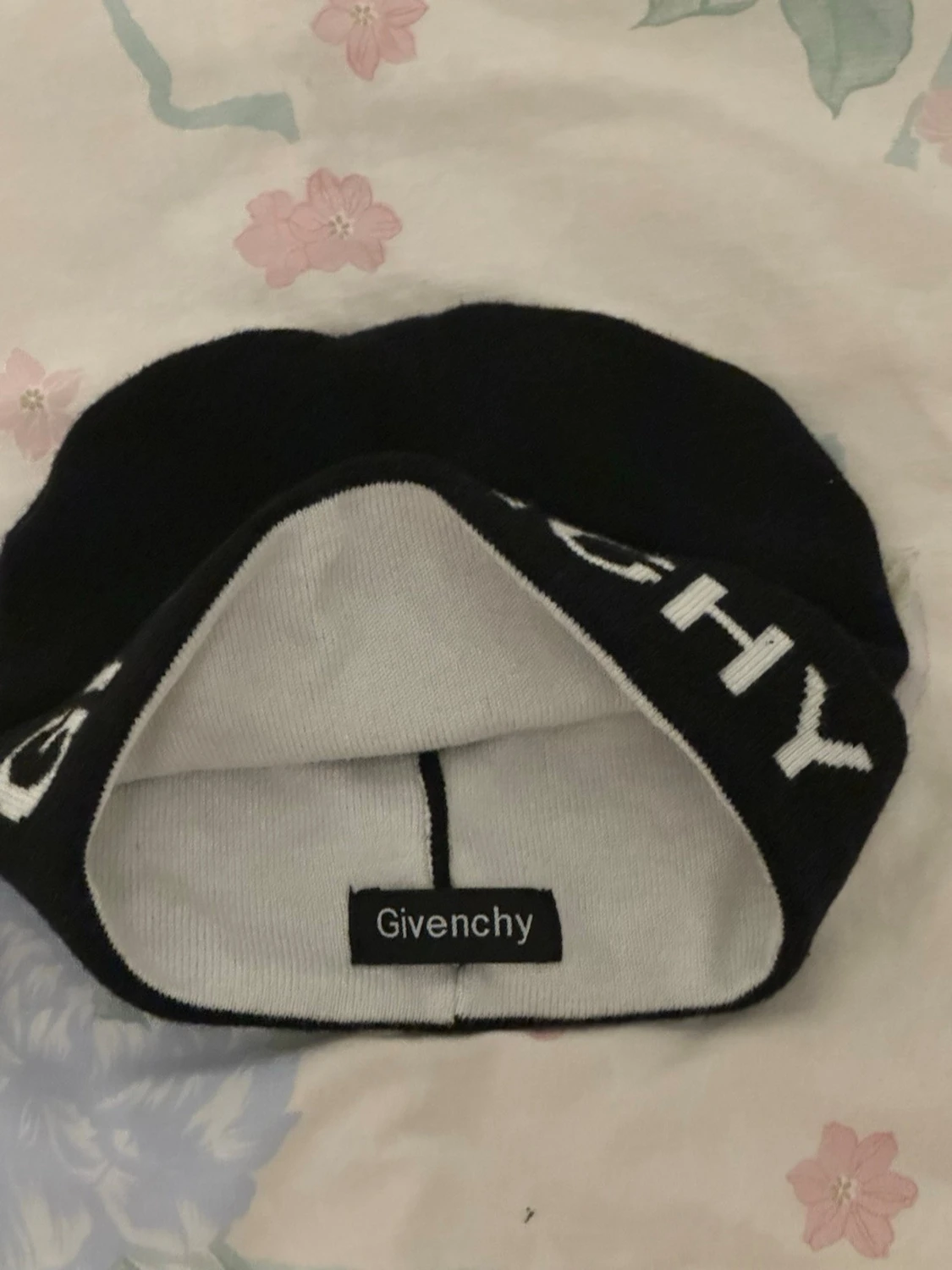 Svart  Givenchy mössa - 1