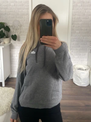 Grå Nike hoodie - Grå hoodie från Nike!