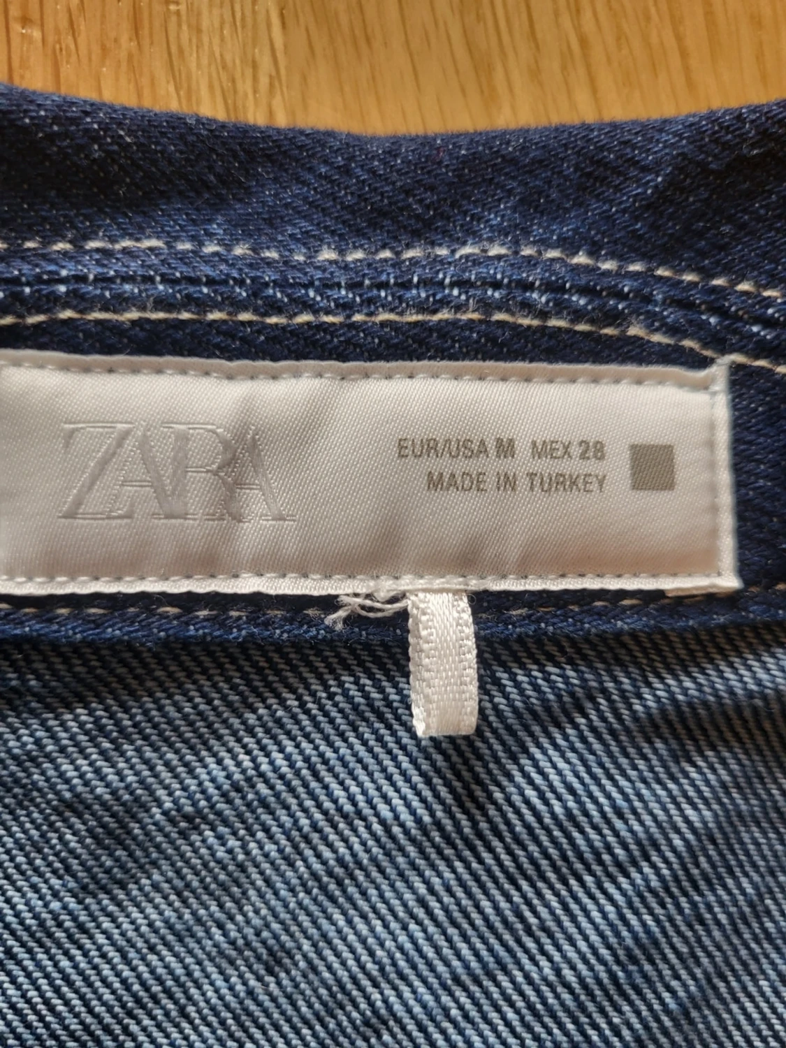 Mörkblå croppad jeansjacka/topp i denim - 3