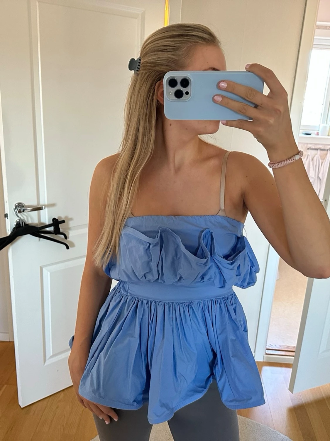 Blå axelbandslös volangtop - 2