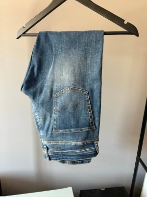 Jack & Jones Jeans  - Snygga ljusblåa jeans 👖  Storlek: 30/32