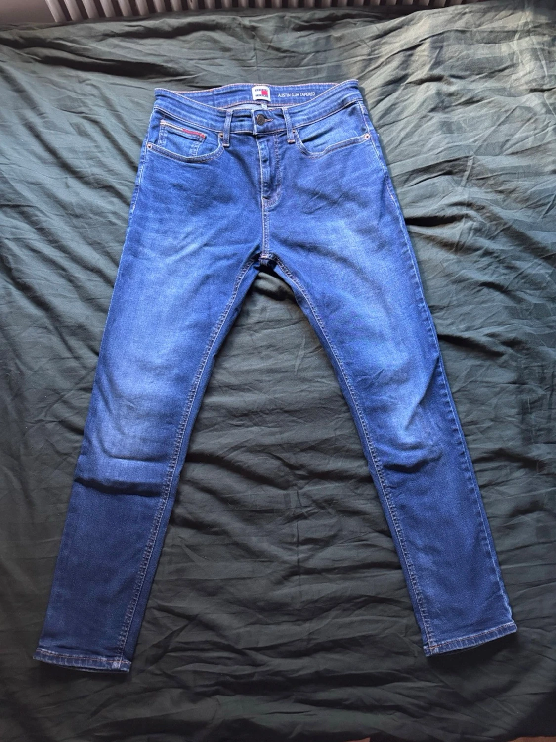 Blå slim fit från Tommy Jeans