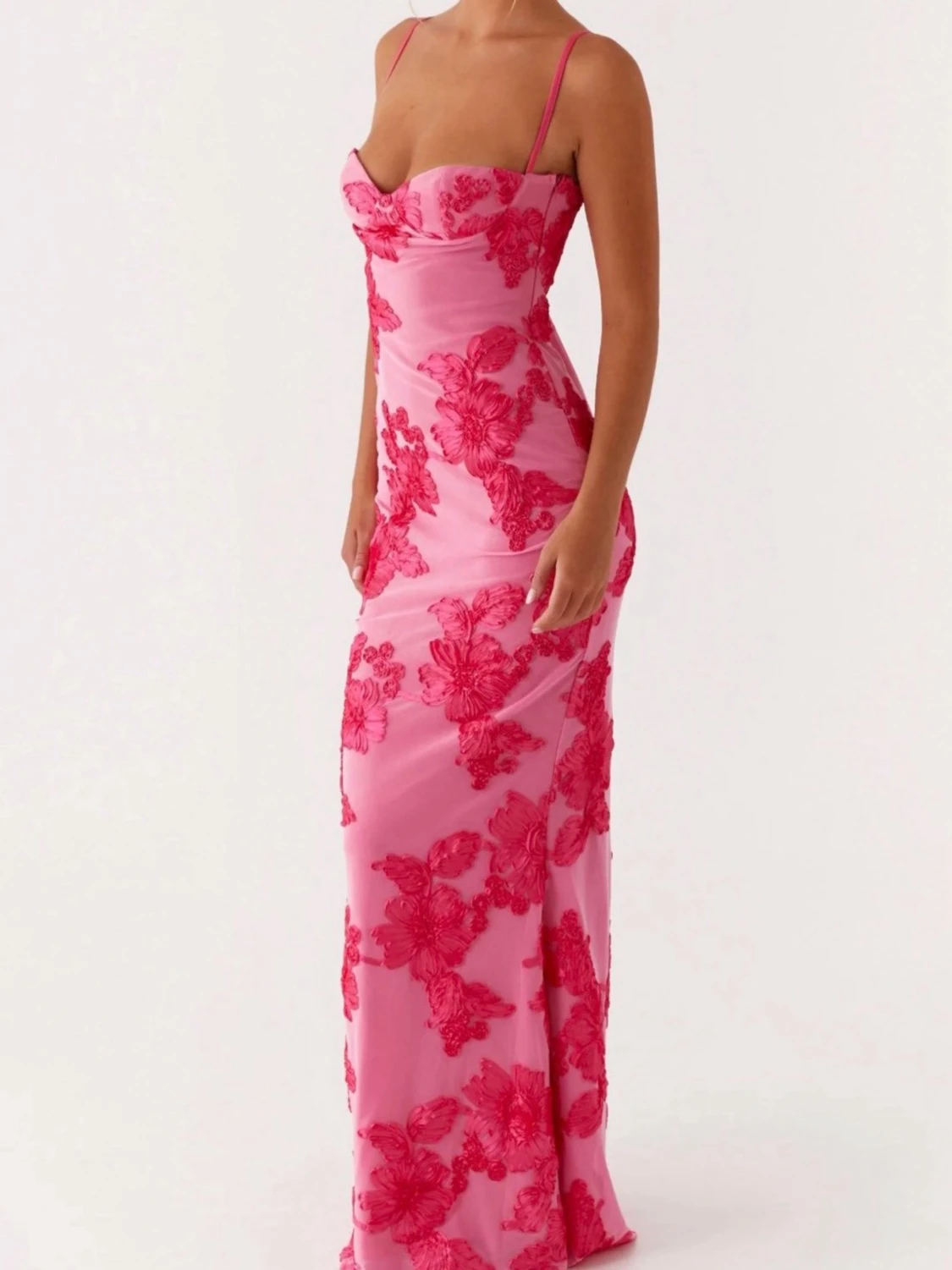 Rosa långklänning med blommor