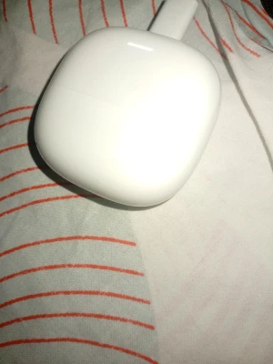Xiaomi Redmi buds 8 lite - Säljer Xiaomi Redmi buds 8 lite i jätte bra skick. Sen har noise cancelling och andra funktioner.