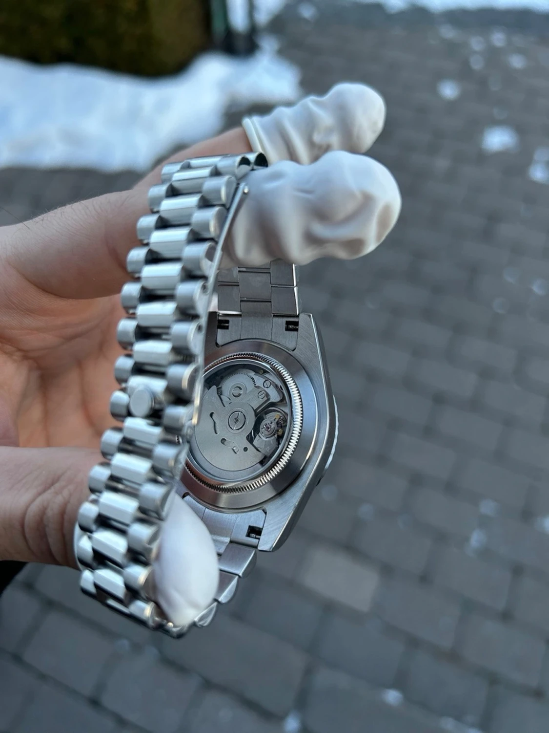 Silverfärgad klocka med datumfönster - 2