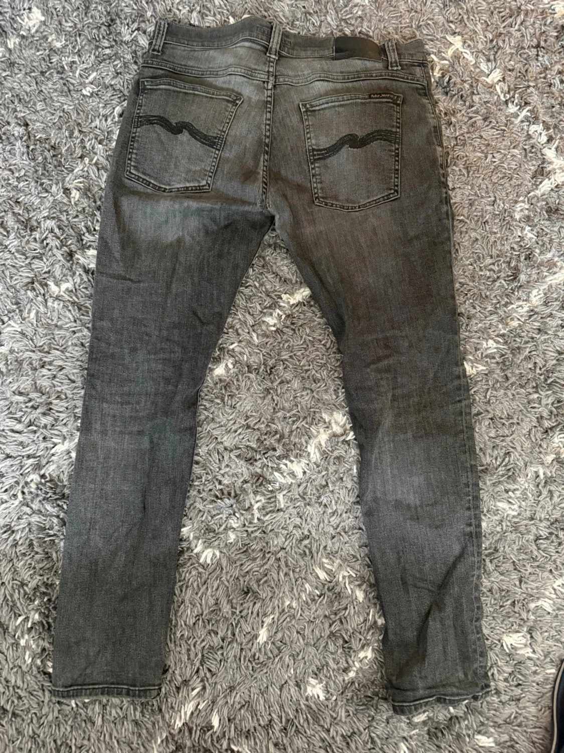 Nudie jeans svarta