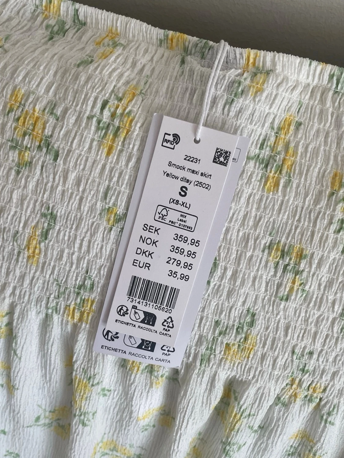 Vit långkjol med blommigt mönster - 3