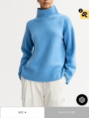 Kashmir turtleneck soft goat   - Säljer denna modellen fast i grön, se tredje bilden. Knappt använd och jätte fint skick. Nypris 3650❤️