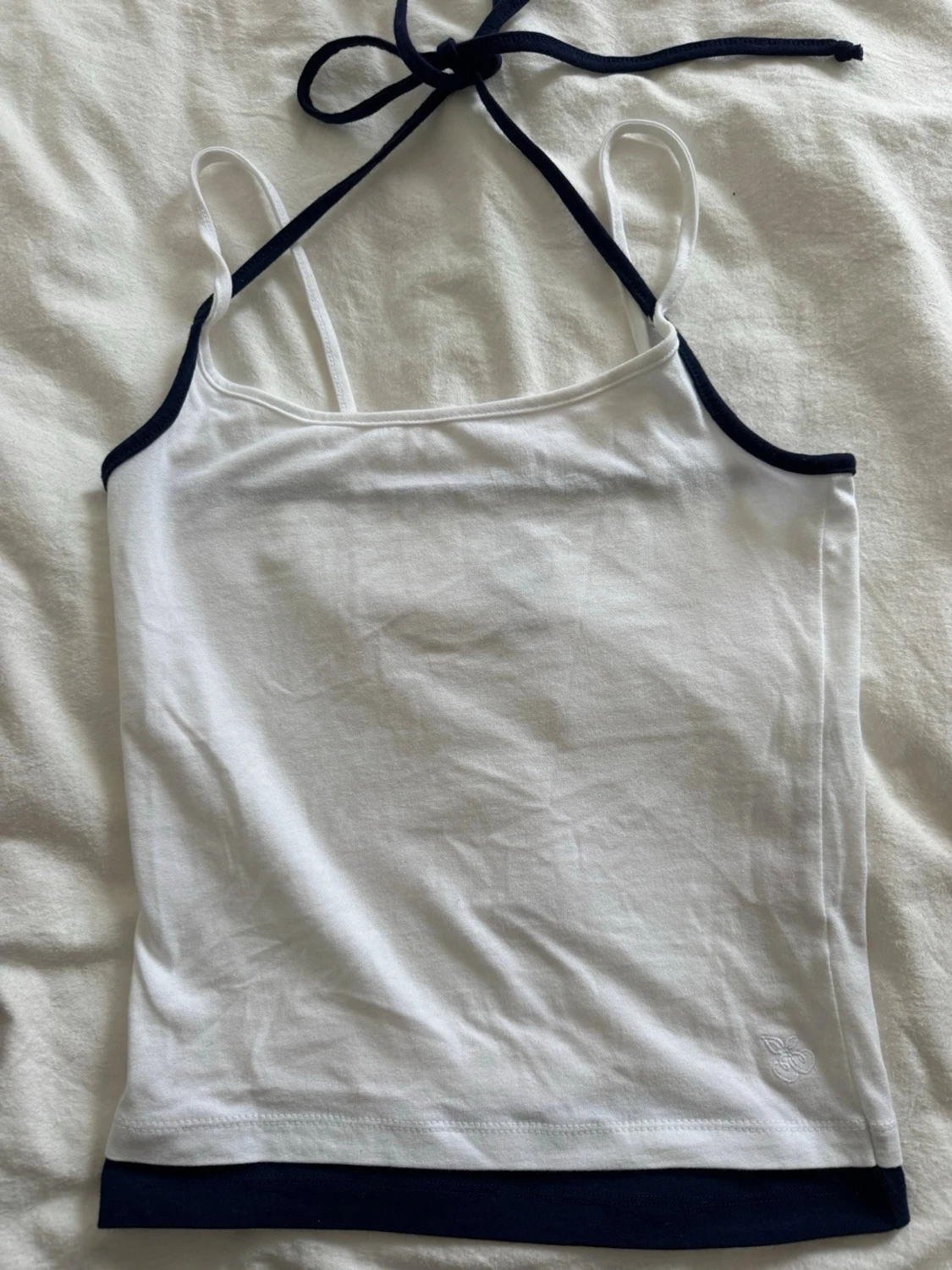 Vit halterneck linnetopp med blå kant - 2