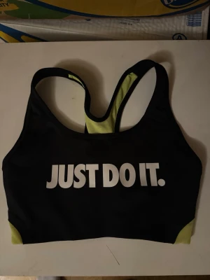 Sport topp  - Sport topp från Nike 