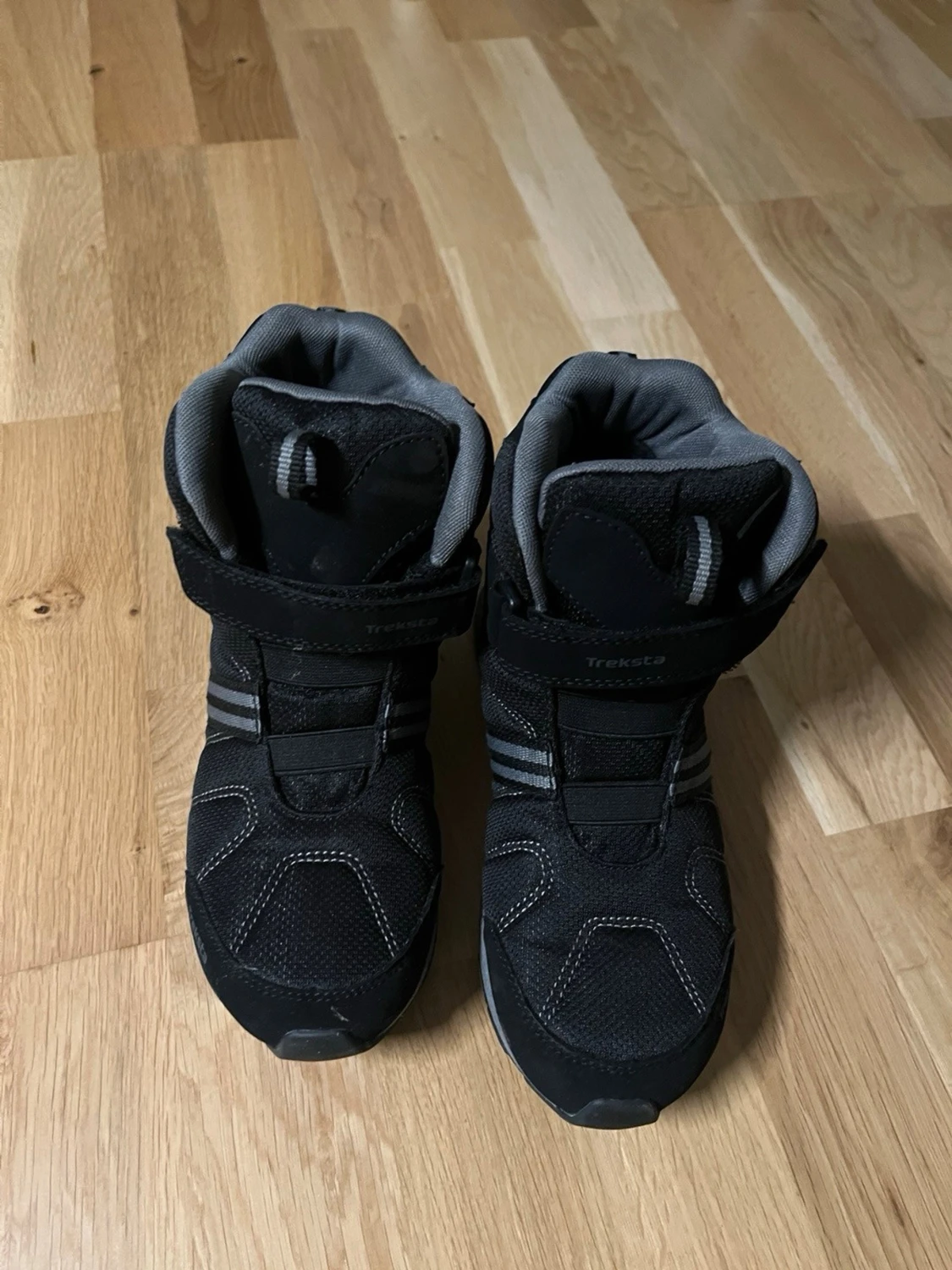 Svarta vinterkängor från Treksta