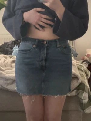 Jeanskjol - Jeanskjol från Lager 157 i storlek S. Använd 1-3 gånger💕