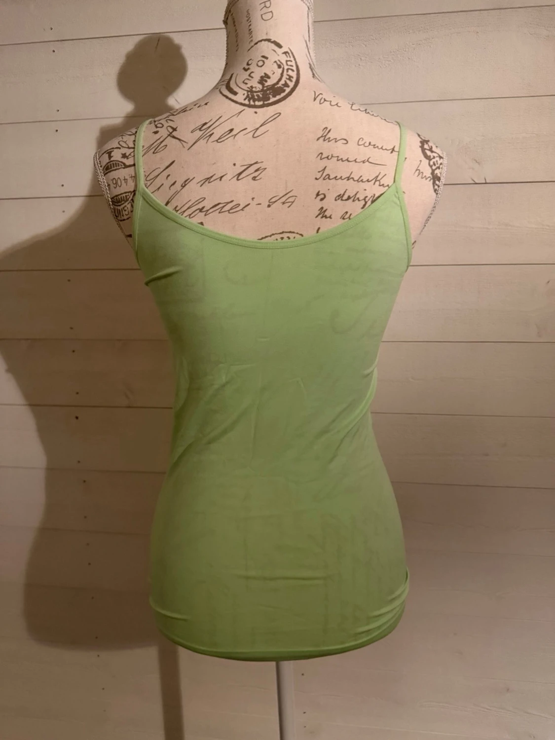 Ljusgrön linnetopp med smala band - 3