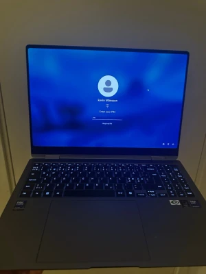 Samsung Galaxy Book5 Pro 360 - Samsung Galaxy Book5 Pro 360 NP964QHA-KG2SE – 32 GB RAM, 1 TB SSD, Core Ultra 7 258V – Öppnad och testad (minimal användning), perfekt skick, originalbox. Prisjakt nypris 19 990 kr – superdeal!  Kvitto finns