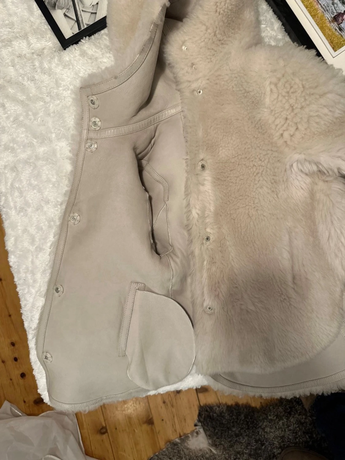 Beige pälsjacka från Yves Salomon - 2