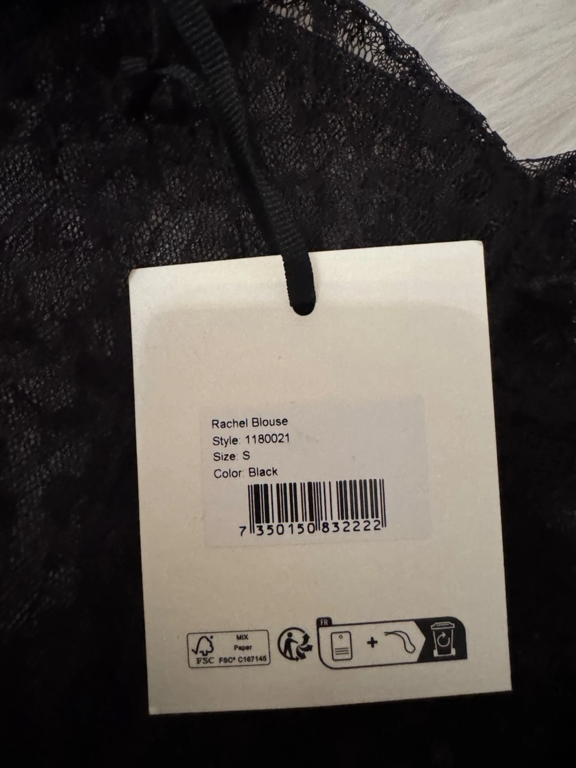 Svart spetsblus med volanger - 6