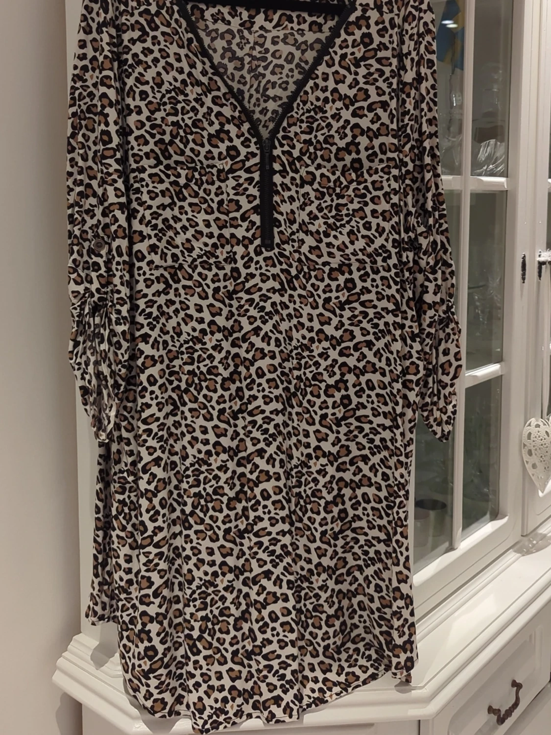 Leopardmönstrad klänning från Isolde