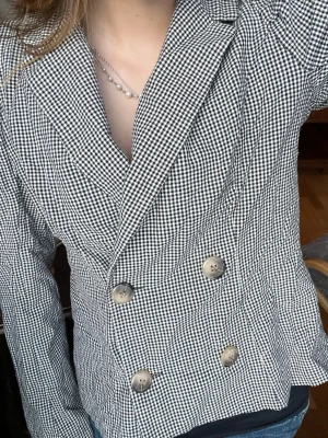 Jacka  - Jättecool och fin tunn tygjacka! Pris går att diskutera