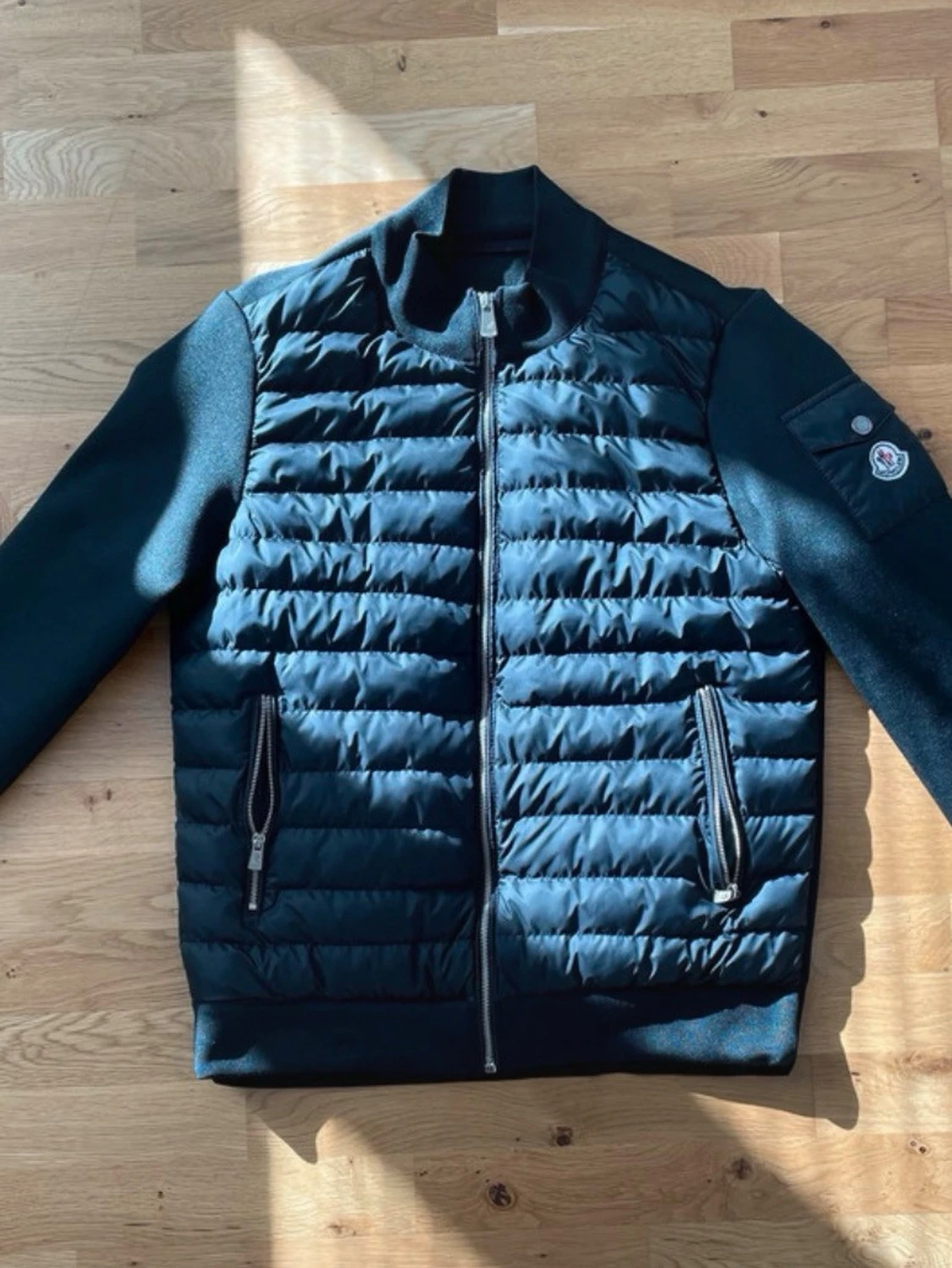 Moncler svart bomberjacka