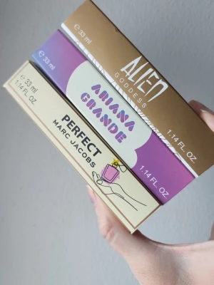 Woman summer perfume package deal - Summer package deal on 3 womens perfumes. 33ml bottles, some differences in volume, though every perfume is new. 