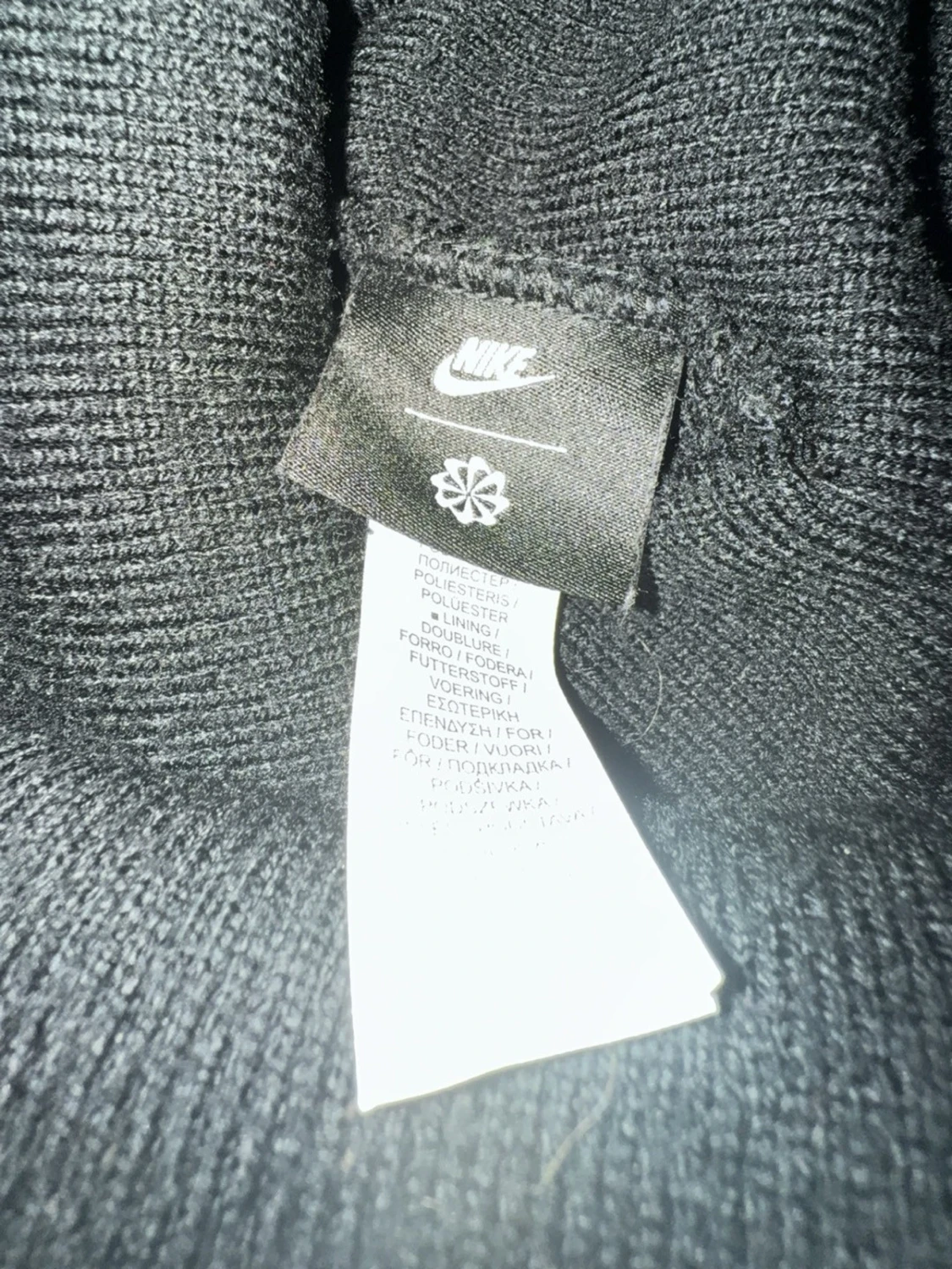 Svart mössa från Nike - 1