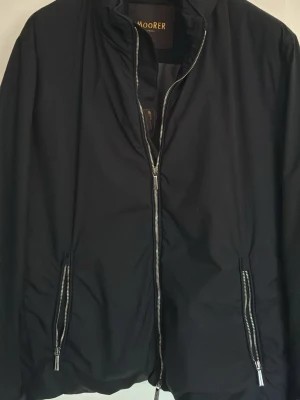 Moorer jacka - Väldigt snygg, använd få gånger! Sitter som en S
