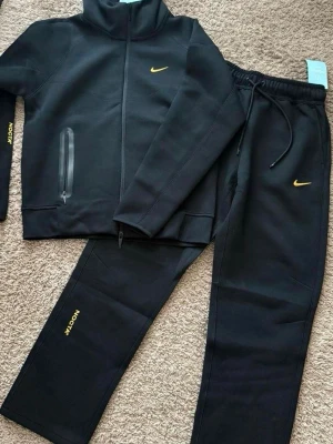 Svart Nike NOCTA hoodie - Storlek S på hoodie och M på byxorna 