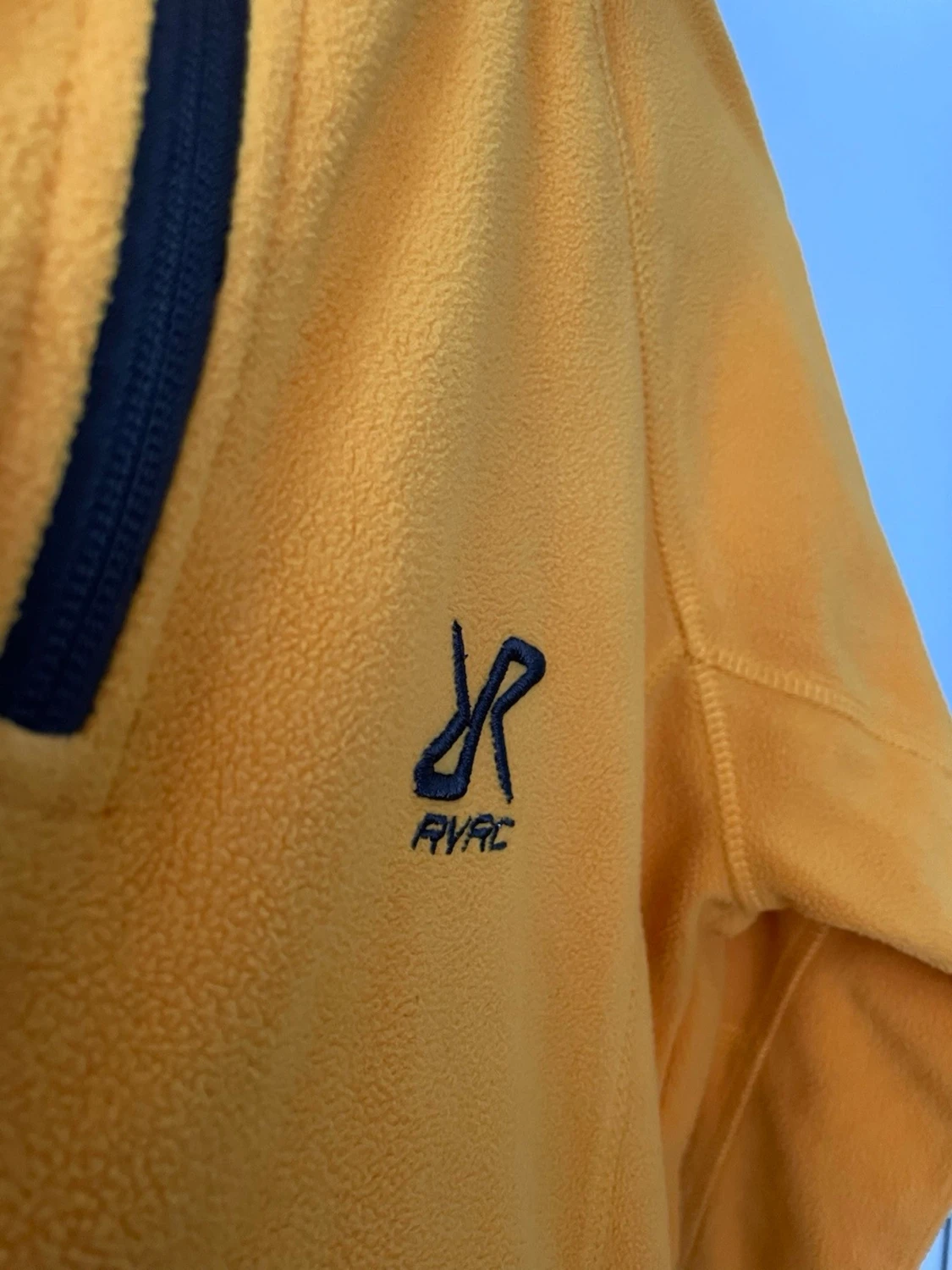 Gul fleecejacka från RVRC med halv dragkedja - 1