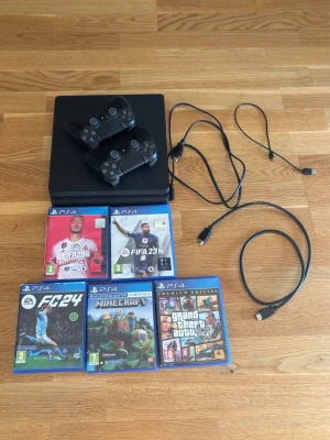 PS4 - SELLING PLAYSTION 4!
