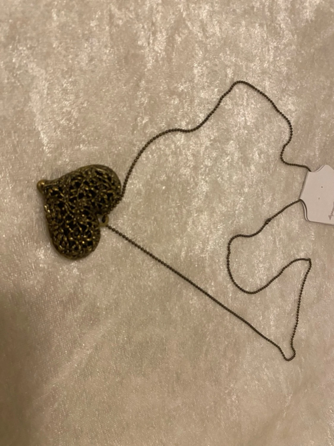 Halsband med antikt hjärthänge