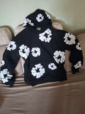 Denim Tears Tracksuit - Aldrig använt den förutom när jag testade och den passade inte mig.