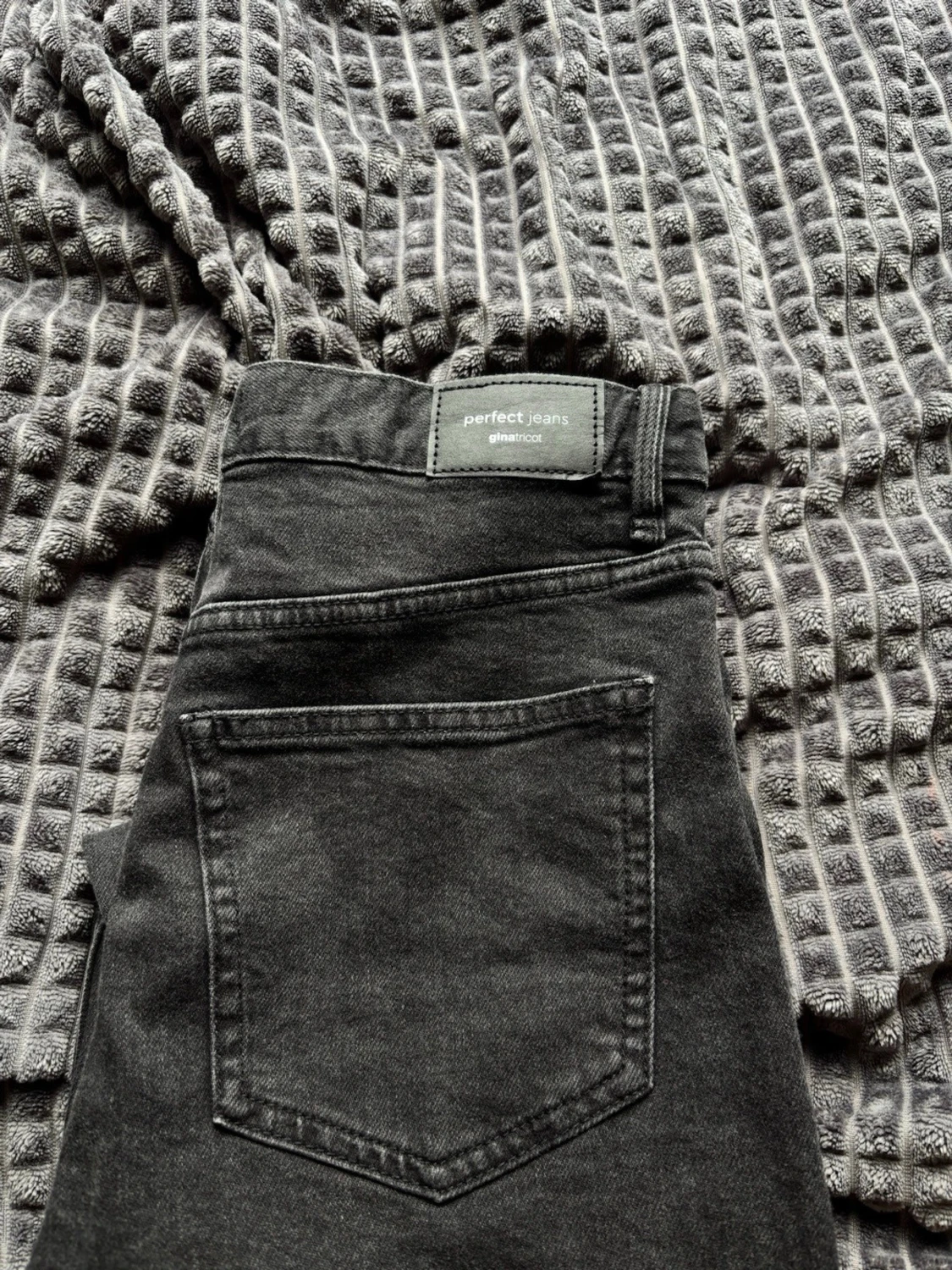 Mörk Gråa raka jeans med fem fickor - 2