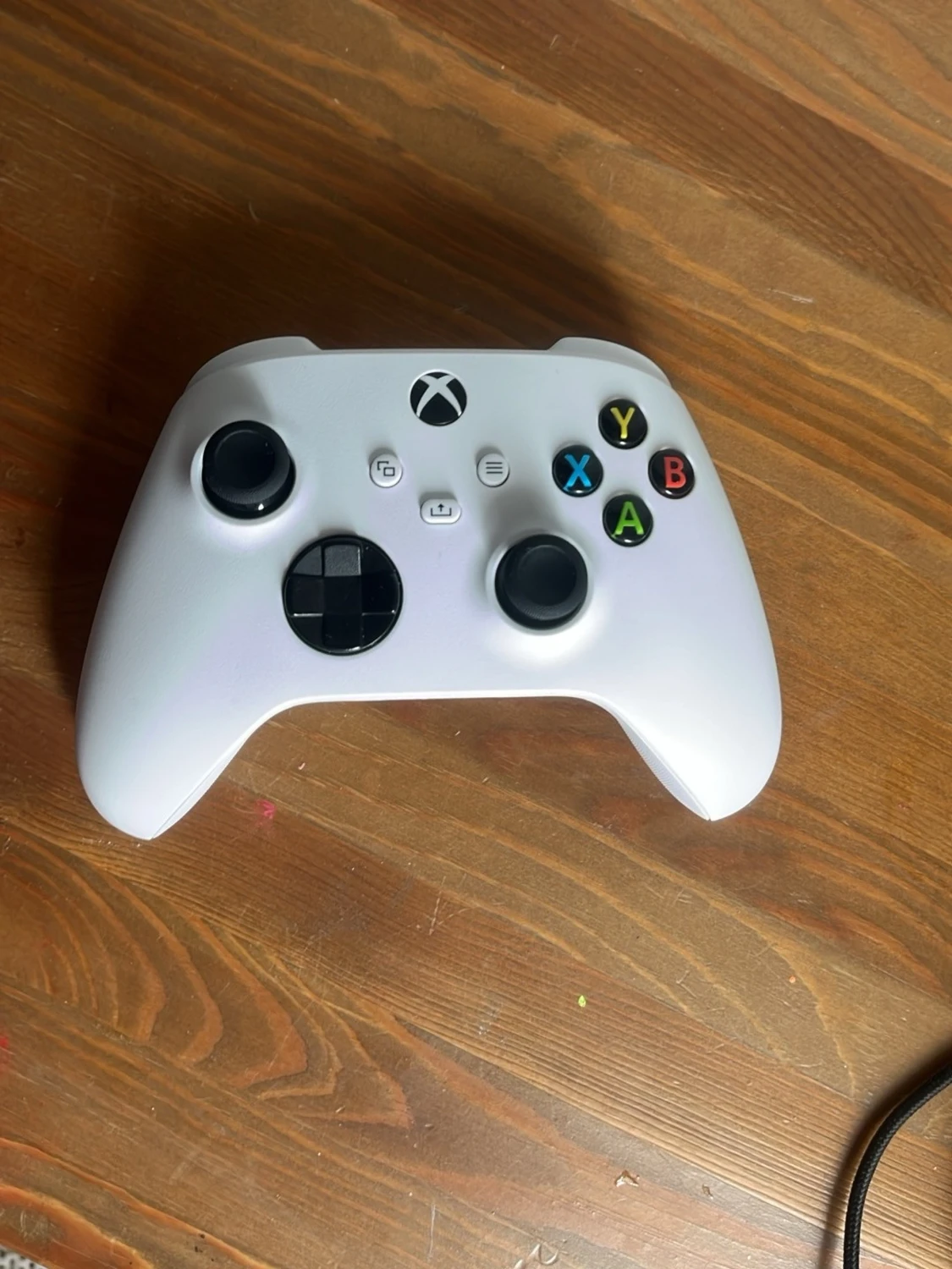 Xbox Series X med vit handkontroll - 3