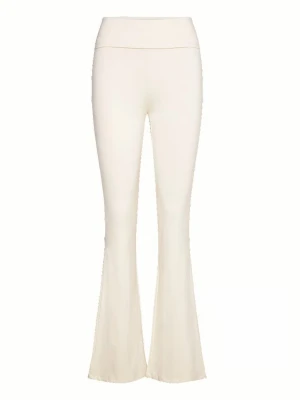 Yoga pants Gina tricot  - Snygga vit/beiga byxor med utsvängda ben och hög midja. De har en slät och enkel design utan synliga fickor eller detaljer, vilket ger en clean och modern look. 