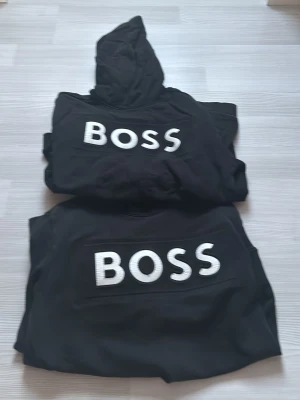 Sweatshirt o hoodie  - Två fina tröjor en m och en l kom dm för mer 