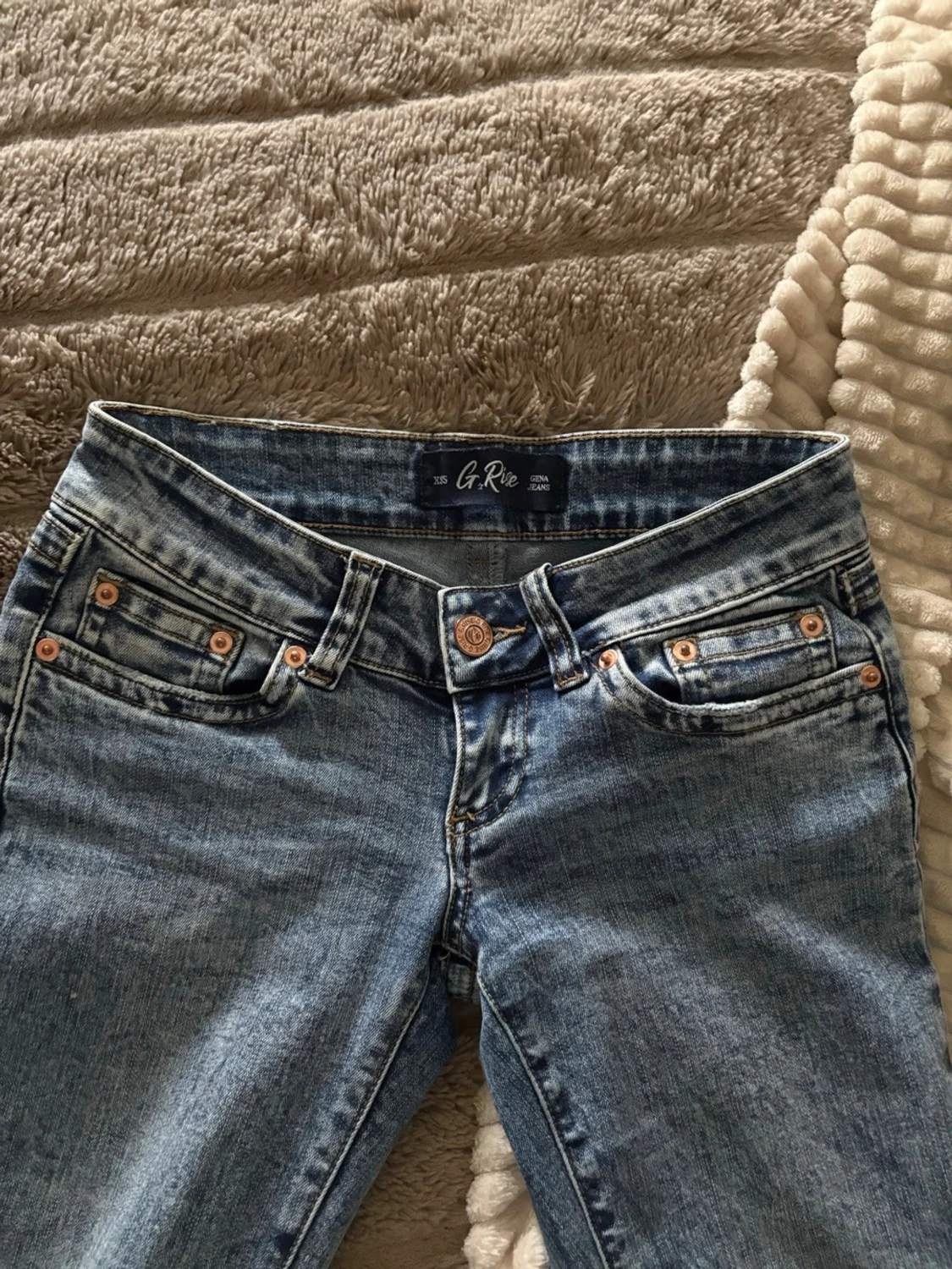 Ljusblå bootcut jeans från GR - 2