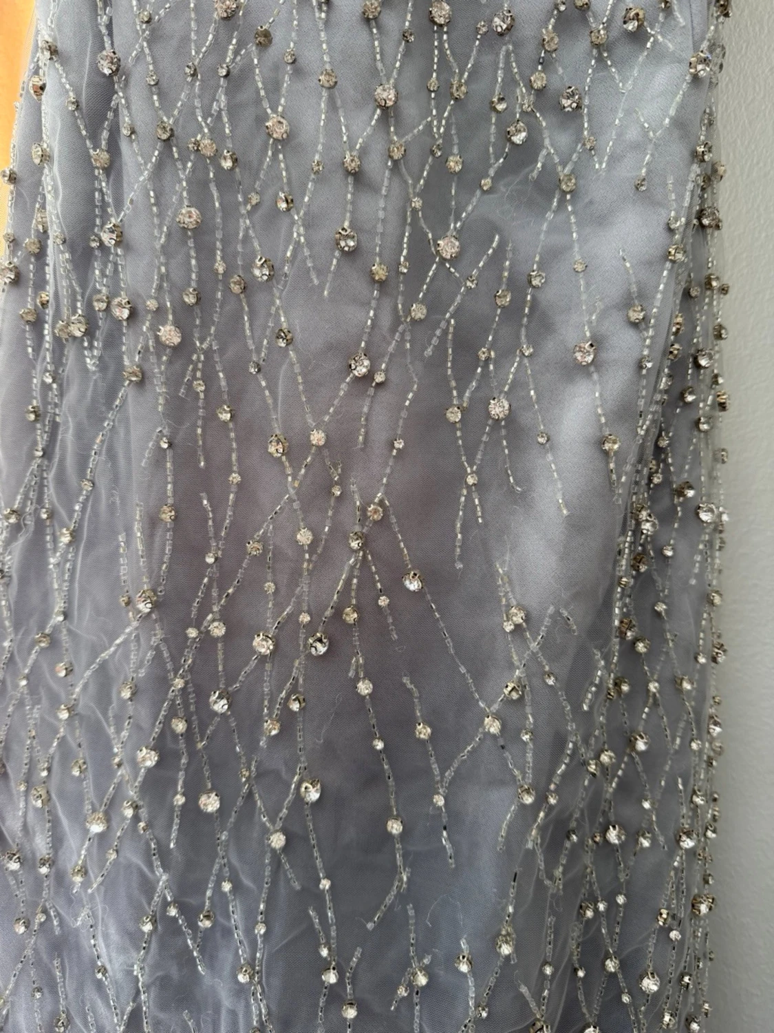 Silverglittrig långklänning med slits - 4