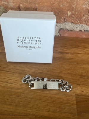 Maison Margiela armband - Maison margiela armband. Aldrig använt! 18 skickas fort