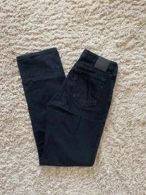 Bikbok jeans  - Storlek 26, längd 32