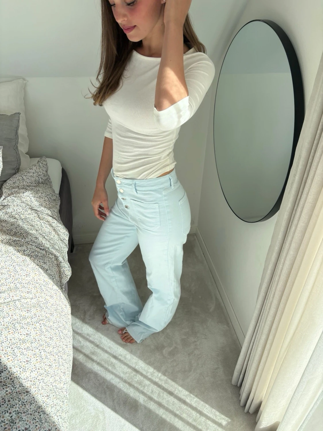 Ljusblå jeans med knappar - 2