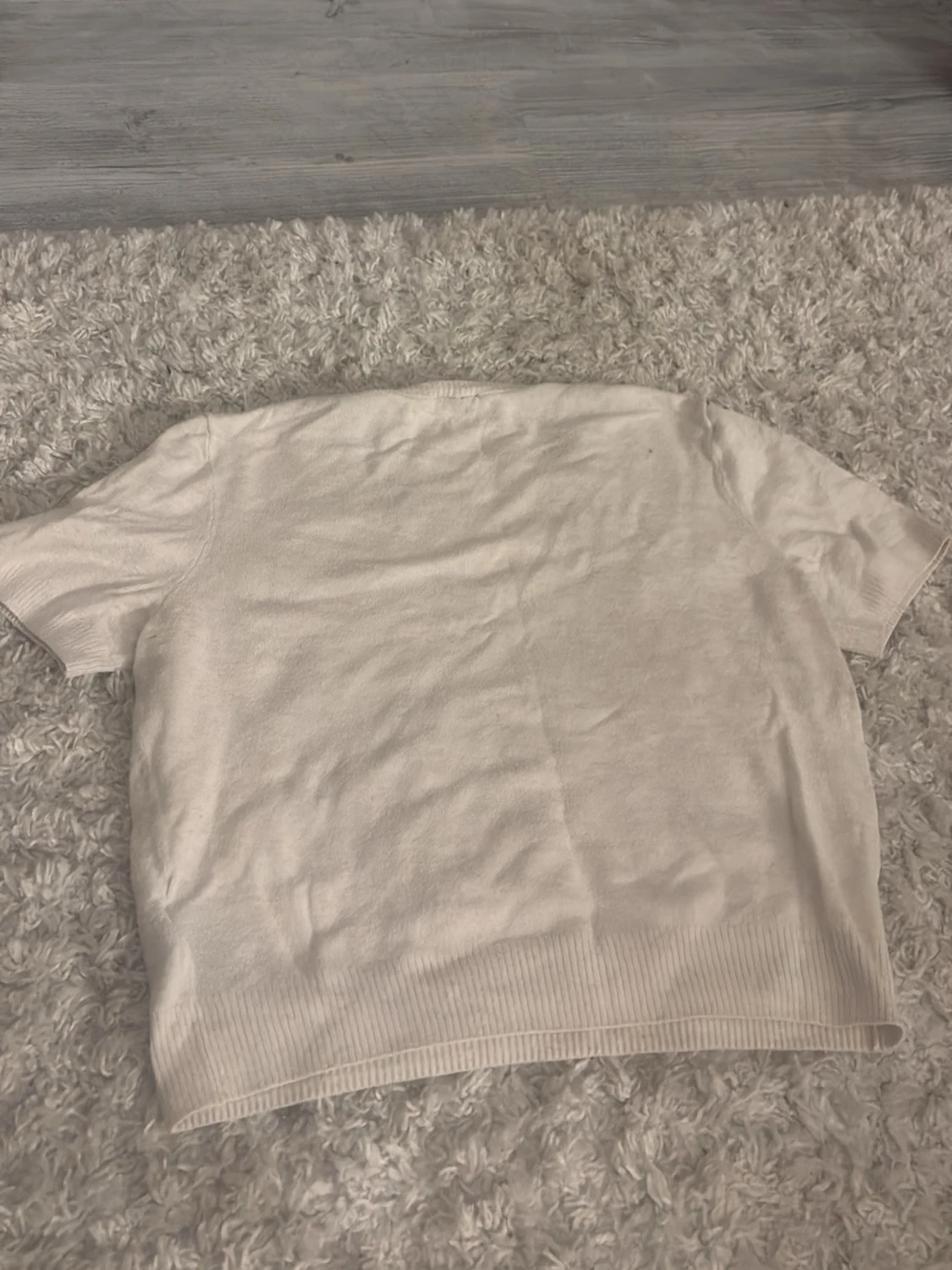 Beige stickad t-shirt från H&M - 1