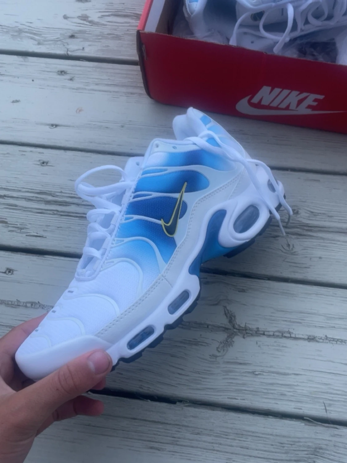 Nike Air Max Plus blå och vita sneakers - 1
