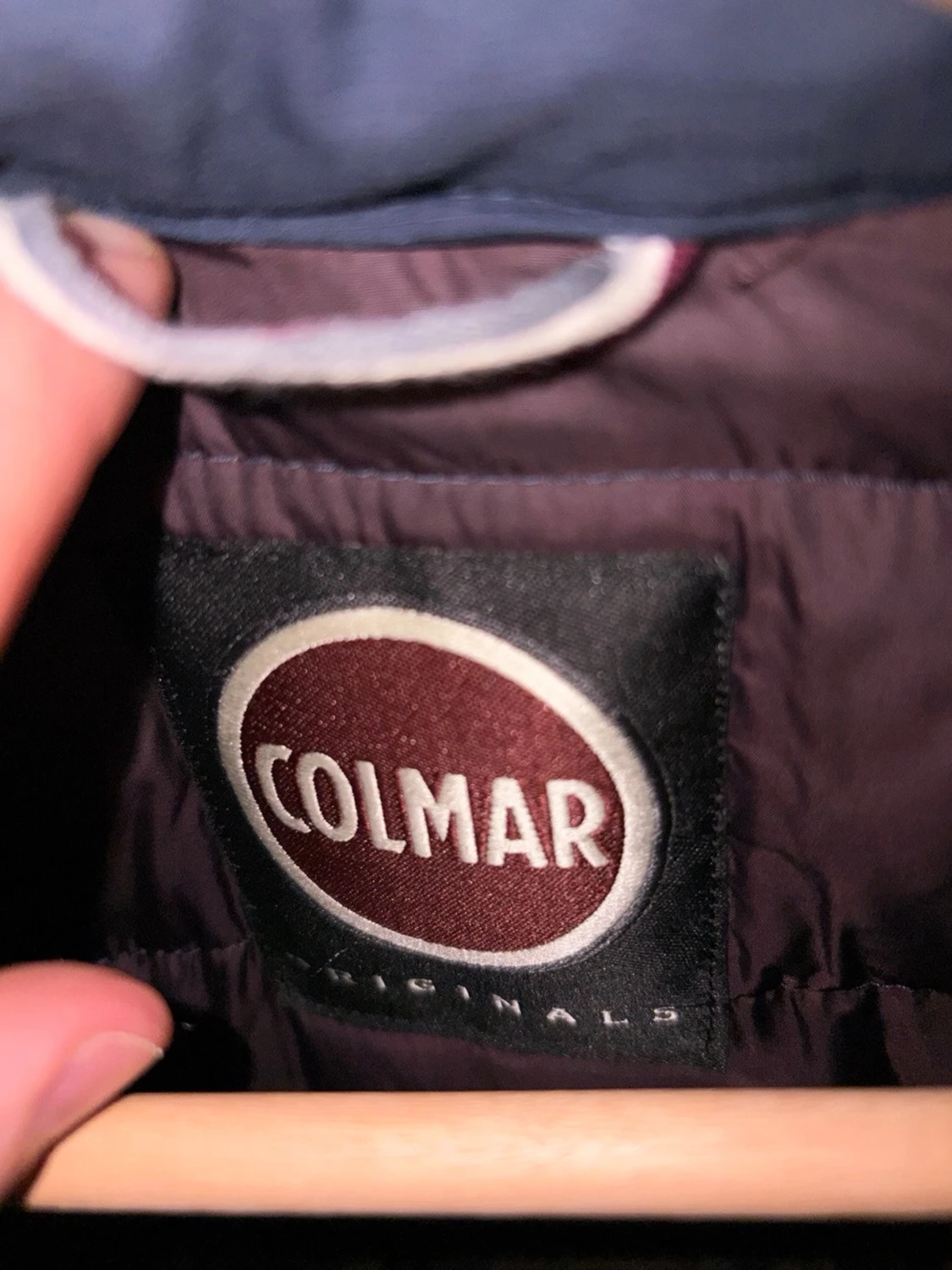 Mörkblå pufferjacka från Colmar - 1
