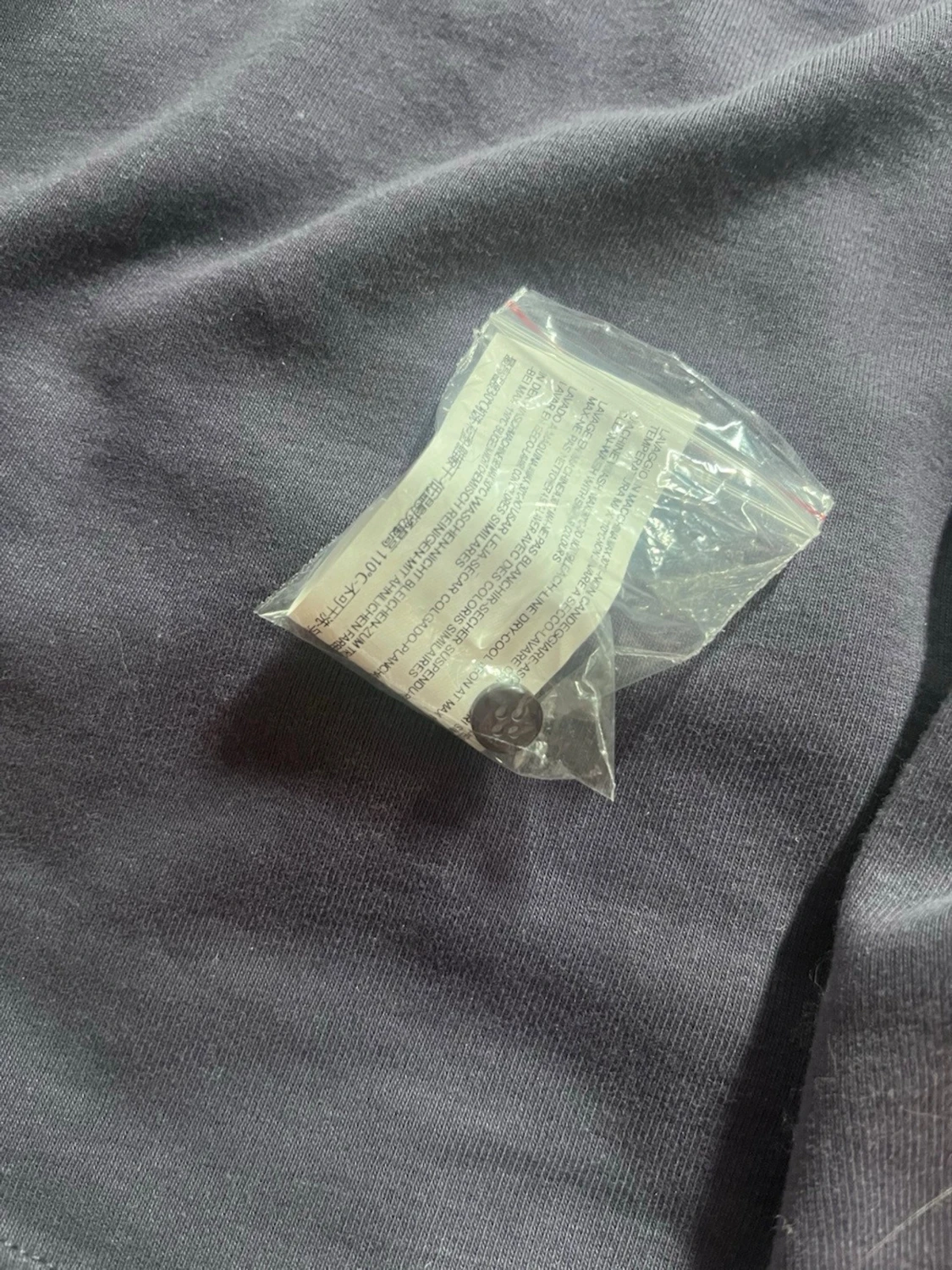 topp med knappar från Subdued - 4