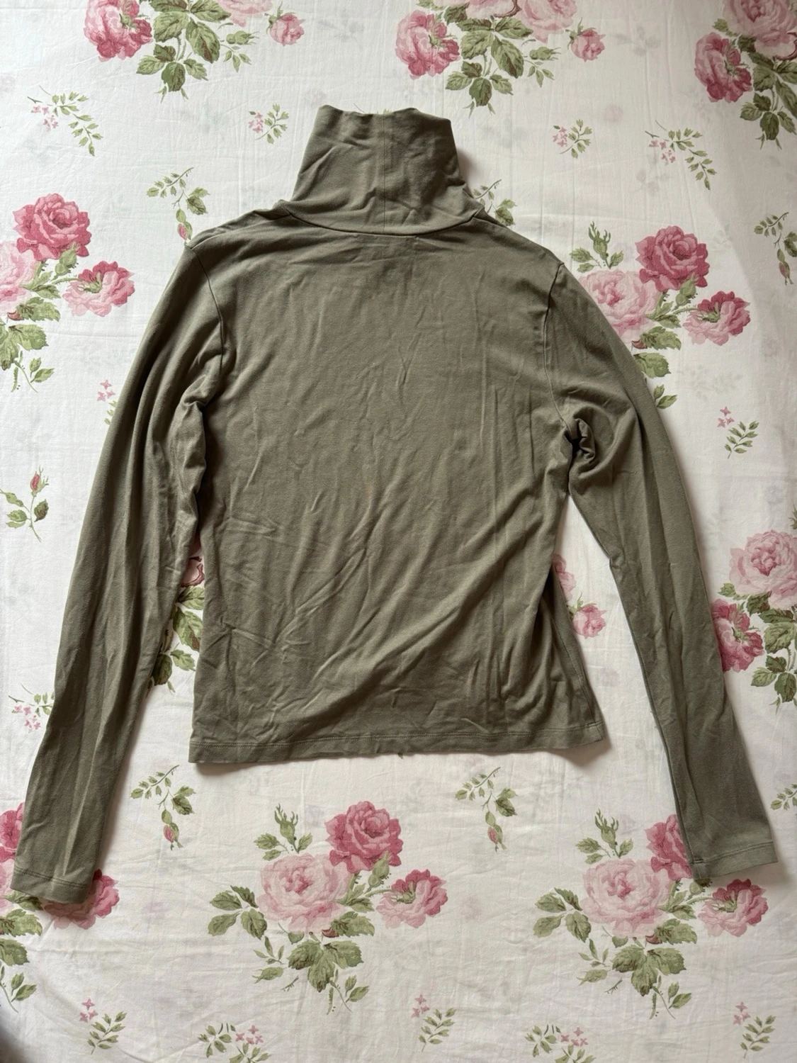 Olivgrön polotopp med långa ärmar - 1