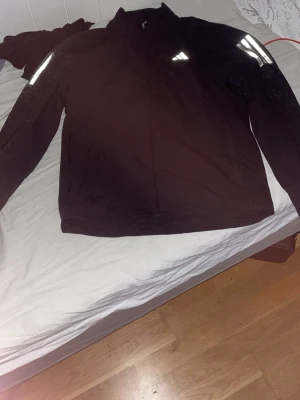 Adidas running jacket - Medium org pris 1400