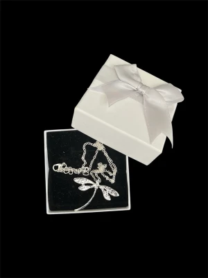 Silvrigt trollslända halsband  - Hel knytt och justerbart halsband 